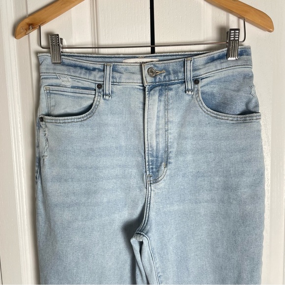 Abercrombie & Fitch Flare Ultra High Rise Jeans Women’s 6 | 28 Blue Light Wash - Picture 2 of 10